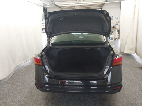 Used 2023 Nissan Altima 2.5 S FWD image 9