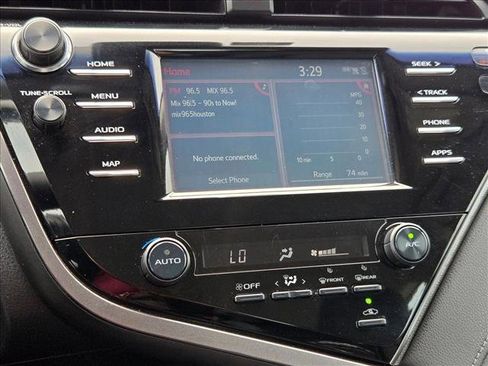Used 2019 Toyota Camry SE FWD image 17