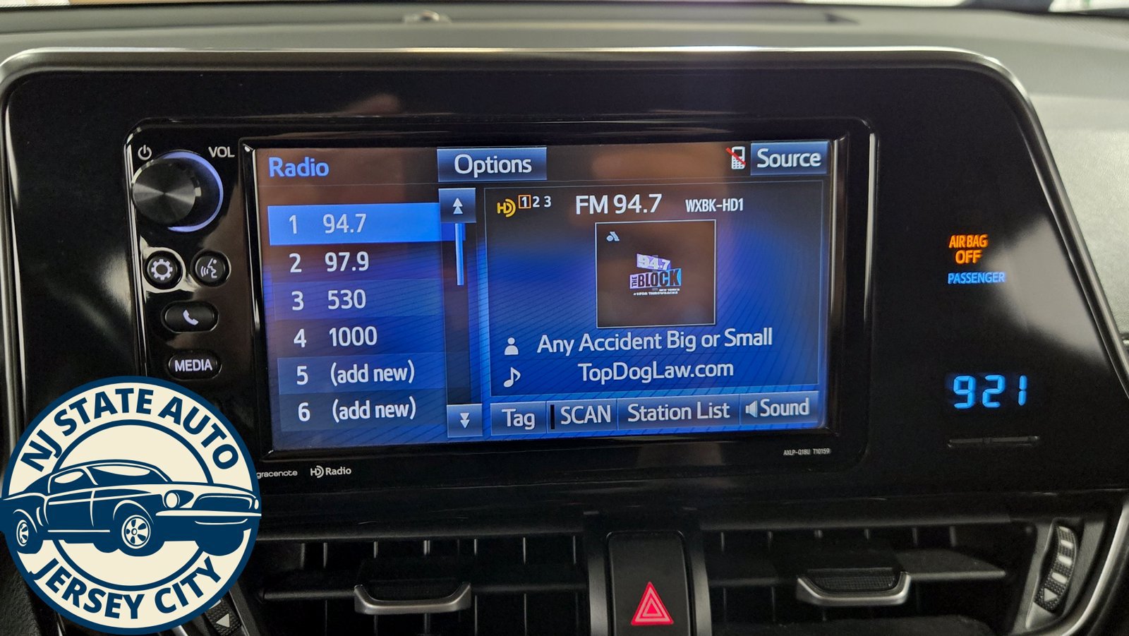 Used 2018 Toyota C-HR XLE FWD image 14