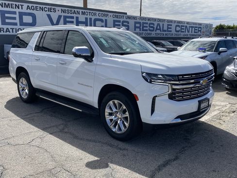 Used 2023 Chevrolet Suburban Premier image 7