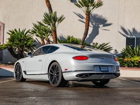 Used 2024 Bentley Continental GT image 3