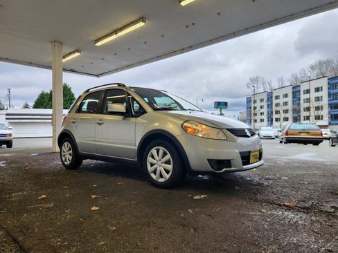 Used 2012 Suzuki SX4 AWD Hatchback image 7
