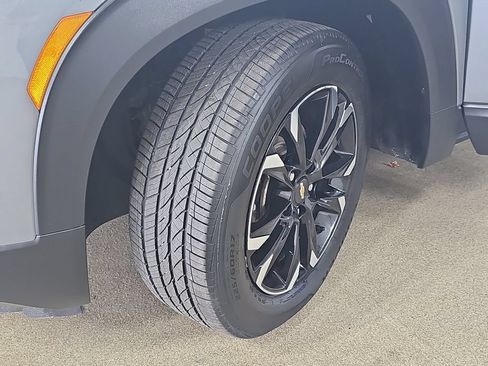 Certified 2021 Chevrolet TrailBlazer LT w/ Convenience Package FWD image 36