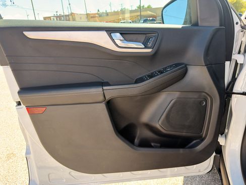 Used 2022 Ford Escape SEL AWD/4WD image 12