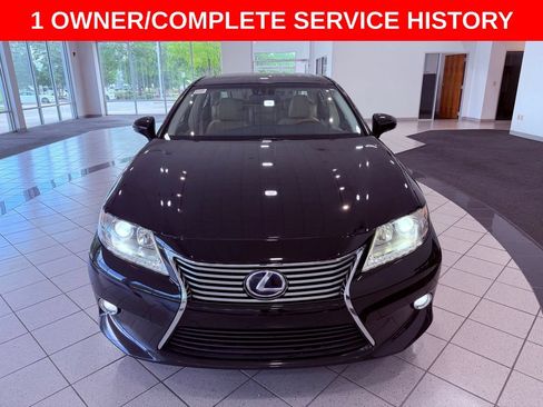 Used 2014 Lexus ES 300h w/ Luxury Package w/Bamboo Trim FWD image 2
