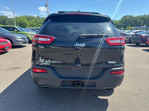 Used 2015 Jeep Cherokee Latitude w/ Cold Weather Group AWD/4WD image 6