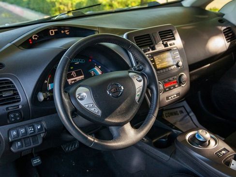 Used 2015 Nissan Leaf S w/ Charge Package image 10