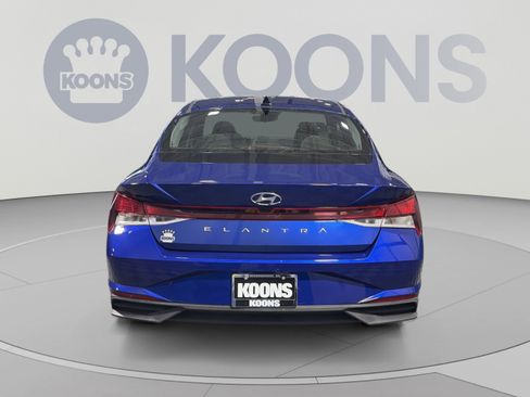 Used 2023 Hyundai Elantra SEL w/ Cargo Package FWD image 5