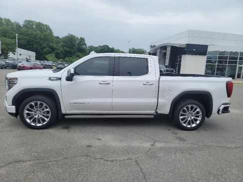 Used 2023 GMC Sierra 1500 Denali w/ Denali Reserve Package AWD/4WD image 4