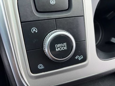 Used 2024 Ford Explorer XLT w/ Equipment Group 202A AWD/4WD image 24
