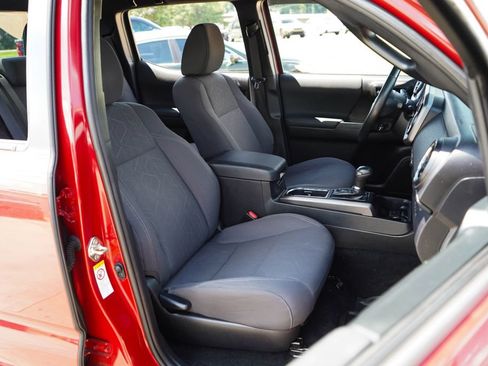 Used 2019 Toyota Tacoma TRD Sport w/ Technology Package RWD image 13