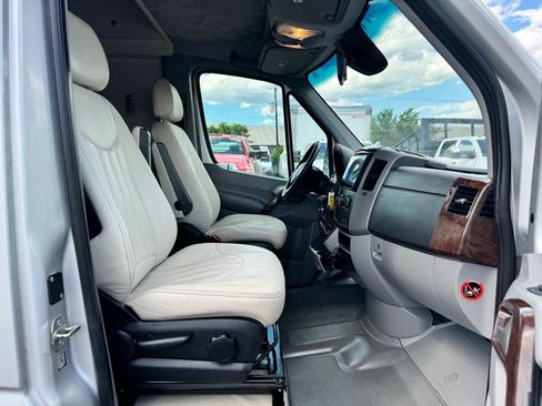 Used 2015 Mercedes-Benz Sprinter 3500 image 15