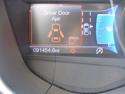 Used 2018 Ford Fusion SE w/ Fusion SE Technology Package FWD image 30