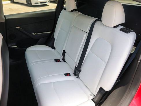 Used 2023 Tesla Model Y Long Range AWD/4WD image 21