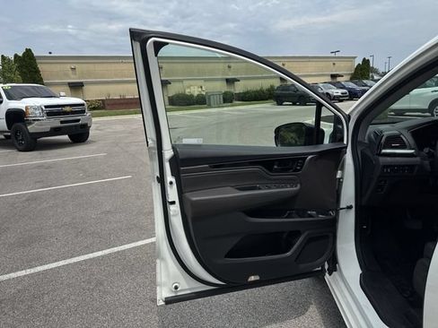 Used 2019 Honda Odyssey Elite image 10