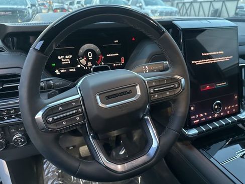 New 2025 GMC Yukon XL Denali w/ Denali Reserve Package image 12