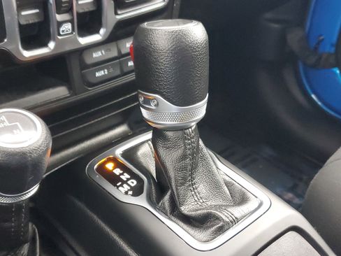 Used 2022 Jeep Gladiator Willys image 29