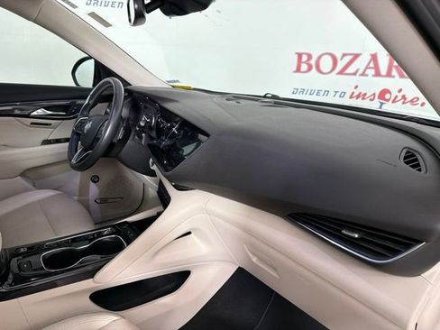 Used 2022 Buick Envision Essence w/ Technology Package I FWD image 17