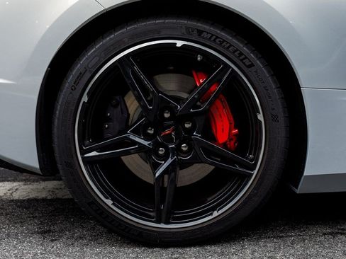 Used 2021 Chevrolet Corvette Stingray Preferred Cpe w/ Z51 Performance Package RWD image 31