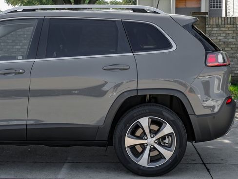 Used 2021 Jeep Cherokee Limited w/ Mopar Interior Package image 23