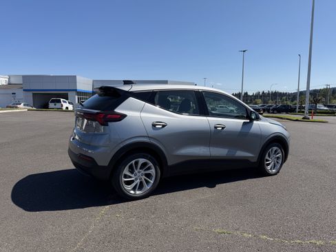 New 2027 Chevrolet Bolt LT w/ Comfort Package FWD image 6