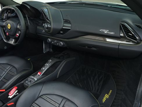 Used 2018 Ferrari 488 Spider RWD image 5