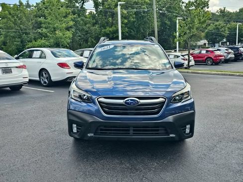 Used 2021 Subaru Outback Premium AWD/4WD image 3