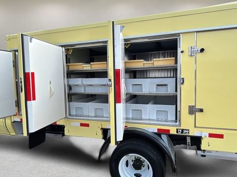Used 2022 Ford E-450 and Econoline 450 Super Duty RWD image 45