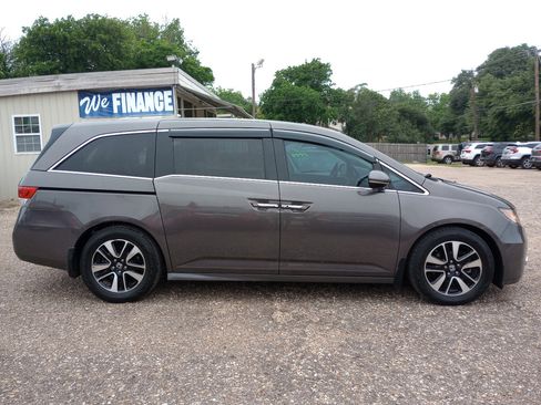 Used 2016 Honda Odyssey Touring Elite image 8