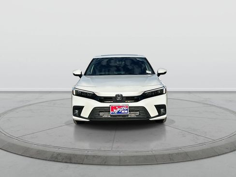 Used 2022 Honda Civic Touring image 3