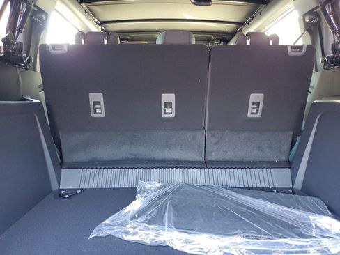 New 2025 Ford Bronco 4-Door image 28