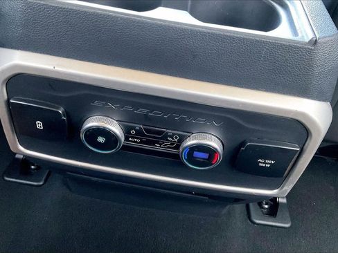 Used 2024 Ford Expedition Max XLT image 17