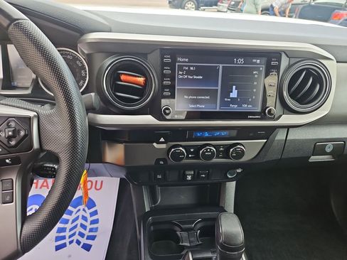 Used 2022 Toyota Tacoma SR5 RWD image 18