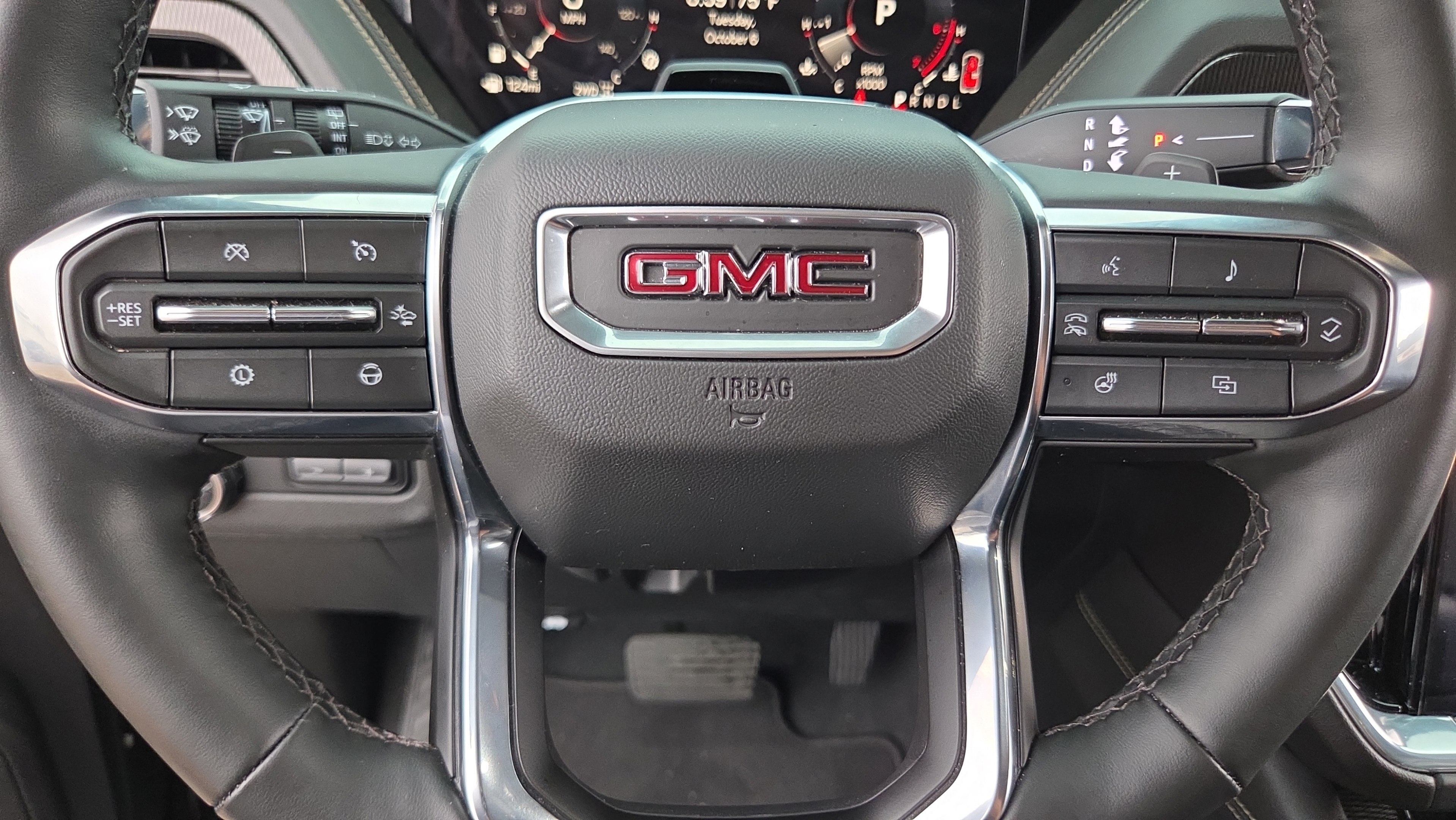 Used 2025 GMC Yukon Elevation AWD/4WD image 26