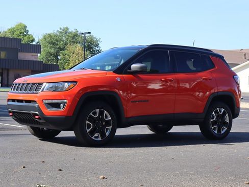 Used 2017 Jeep Compass Trailhawk w/ Popular Equipment Group AWD/4WD image 11