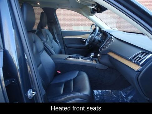 Used 2022 Volvo XC90 T6 Momentum w/ Climate Package image 16
