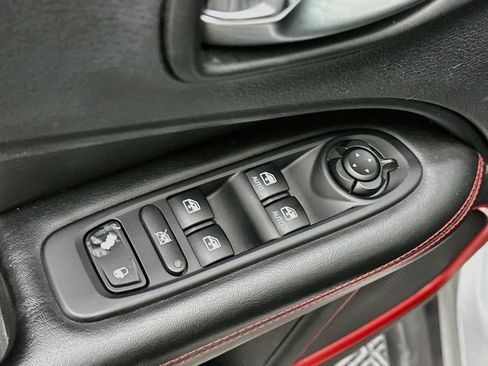 Used 2019 Jeep Compass Trailhawk AWD/4WD image 15