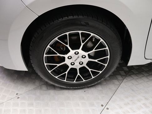 Used 2014 Toyota Corolla LE FWD image 4