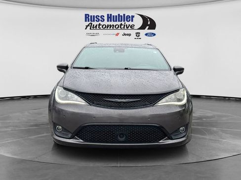 Used 2020 Chrysler Pacifica Limited w/ Advanced Safetytec Group FWD image 10
