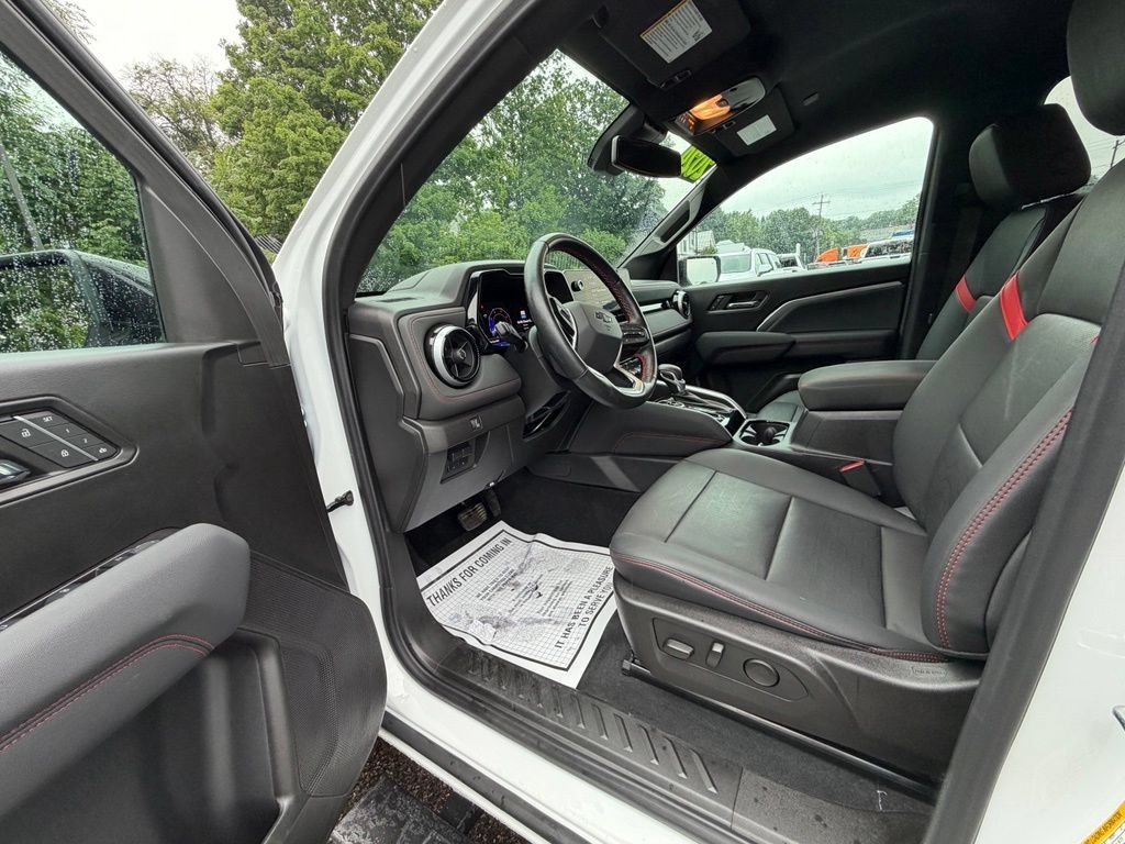 Certified 2024 Chevrolet Colorado Z71 w/ Z71 Convenience Package 2 AWD/4WD image 8