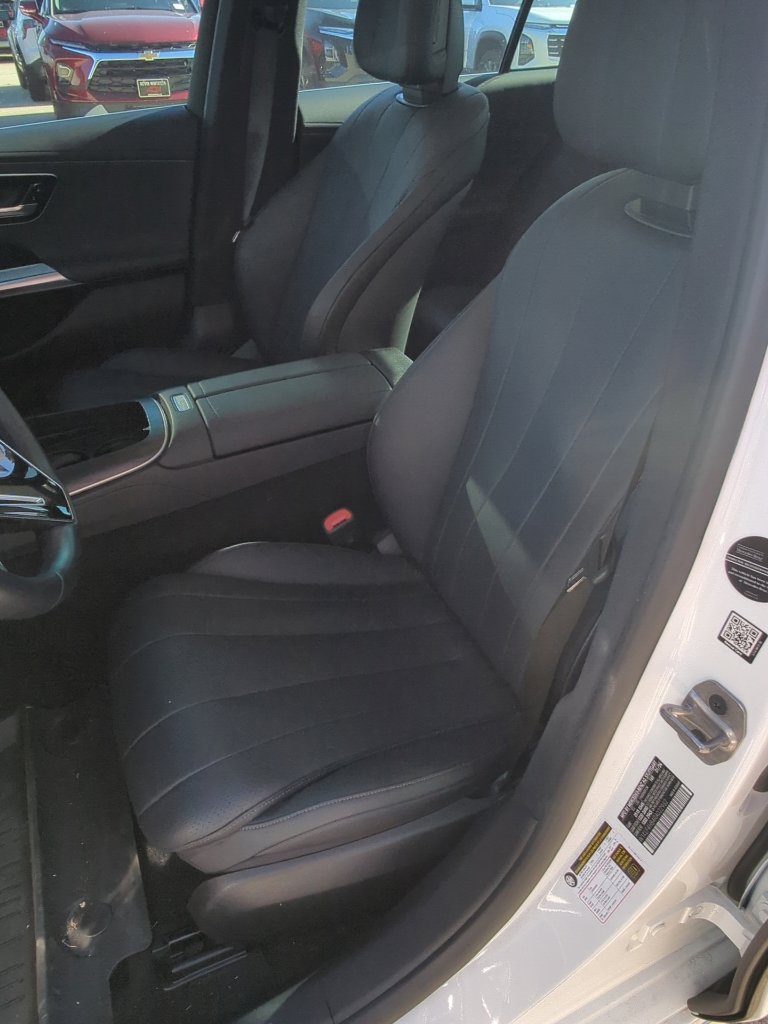 Used 2024 Mercedes-Benz E 350 4MATIC Sedan image 5