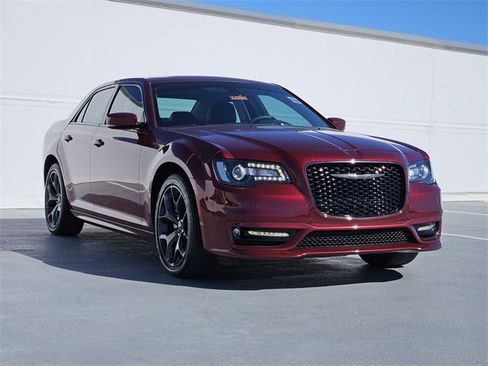 Used 2023 Chrysler 300 Touring L w/ Popular Equipment Group image 3