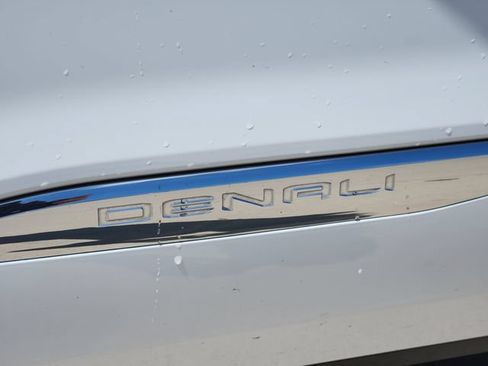 Certified 2023 GMC Acadia Denali w/ Denali Ultimate Package FWD image 7