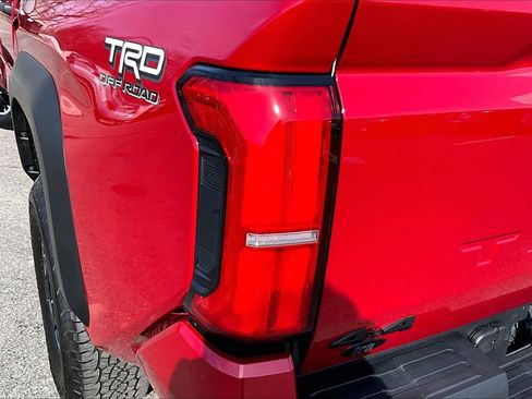 New 2025 Toyota Tacoma TRD Off-Road AWD/4WD image 14