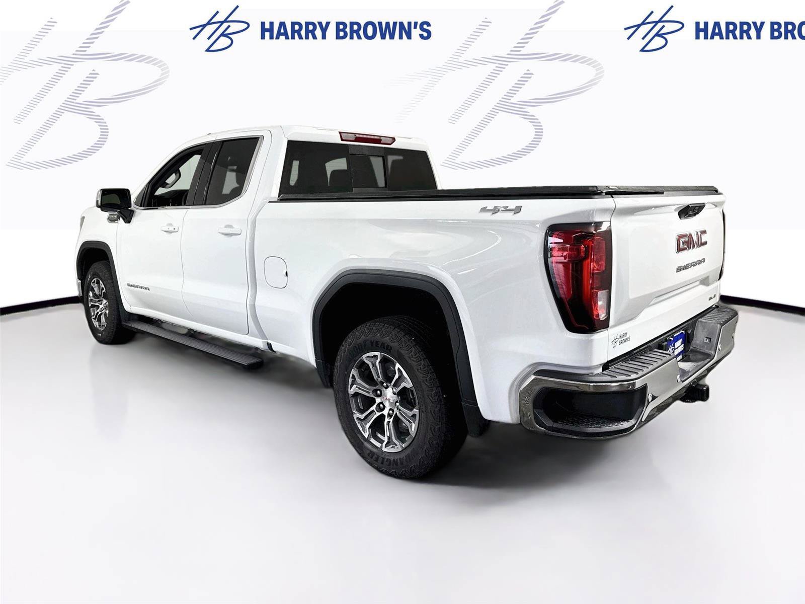 New 2026 GMC Sierra 1500 SLE w/ Preferred Package AWD/4WD image 28
