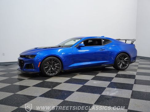 Used 2018 Chevrolet Camaro ZL1 RWD image 7