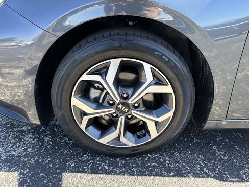 Used 2021 Kia Forte LXS image 9