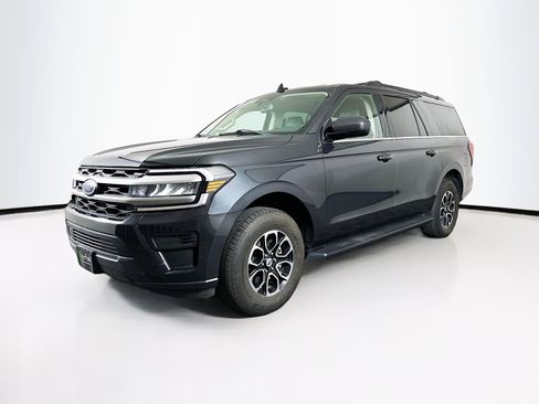 Used 2024 Ford Expedition Max XLT image 3