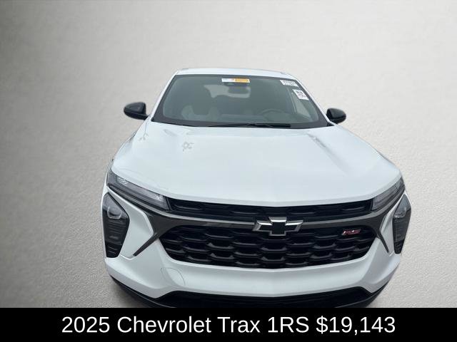 Used 2025 Chevrolet Trax RS w/ Driver Confidence Package FWD image 8