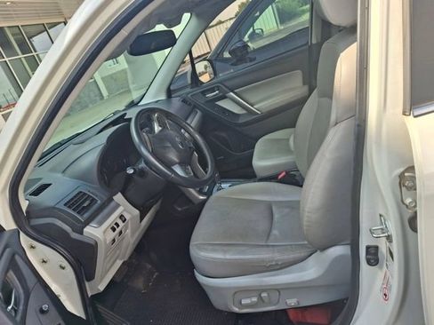 Used 2014 Subaru Forester 2.5i Touring AWD/4WD image 2